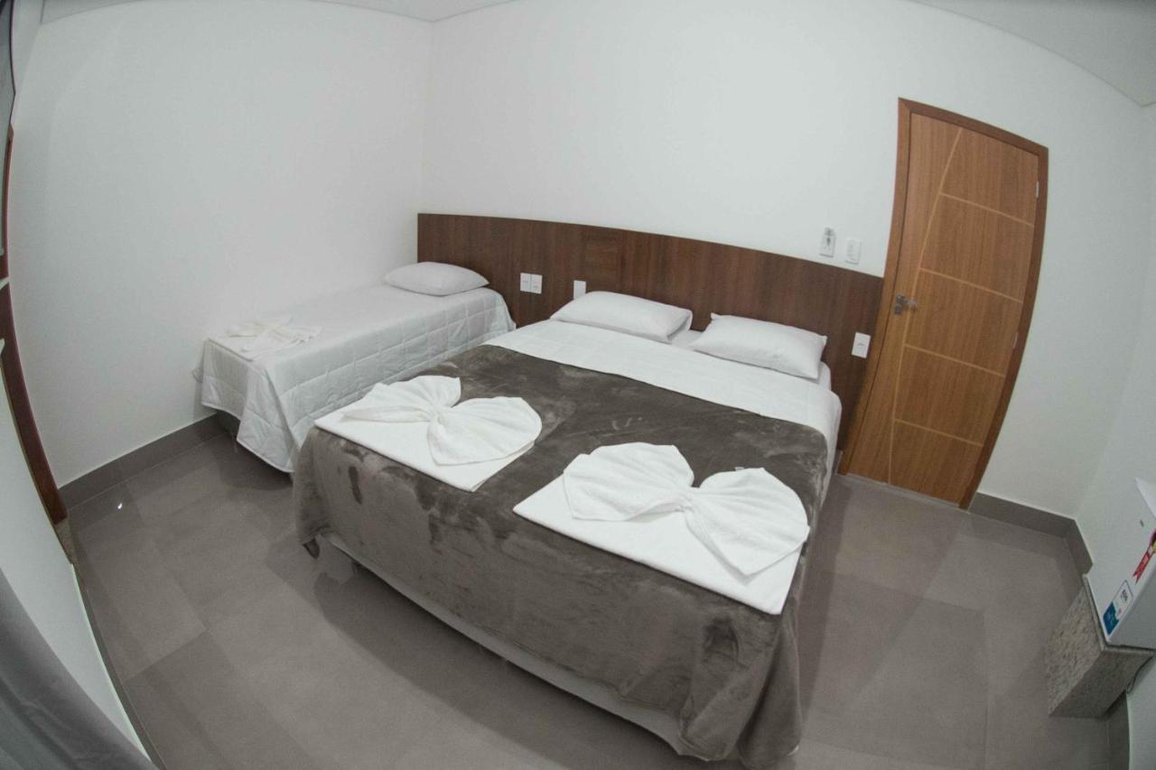 Hotel Esmeralda Verde เตออฟิลู โอโตนี ภายนอก รูปภาพ