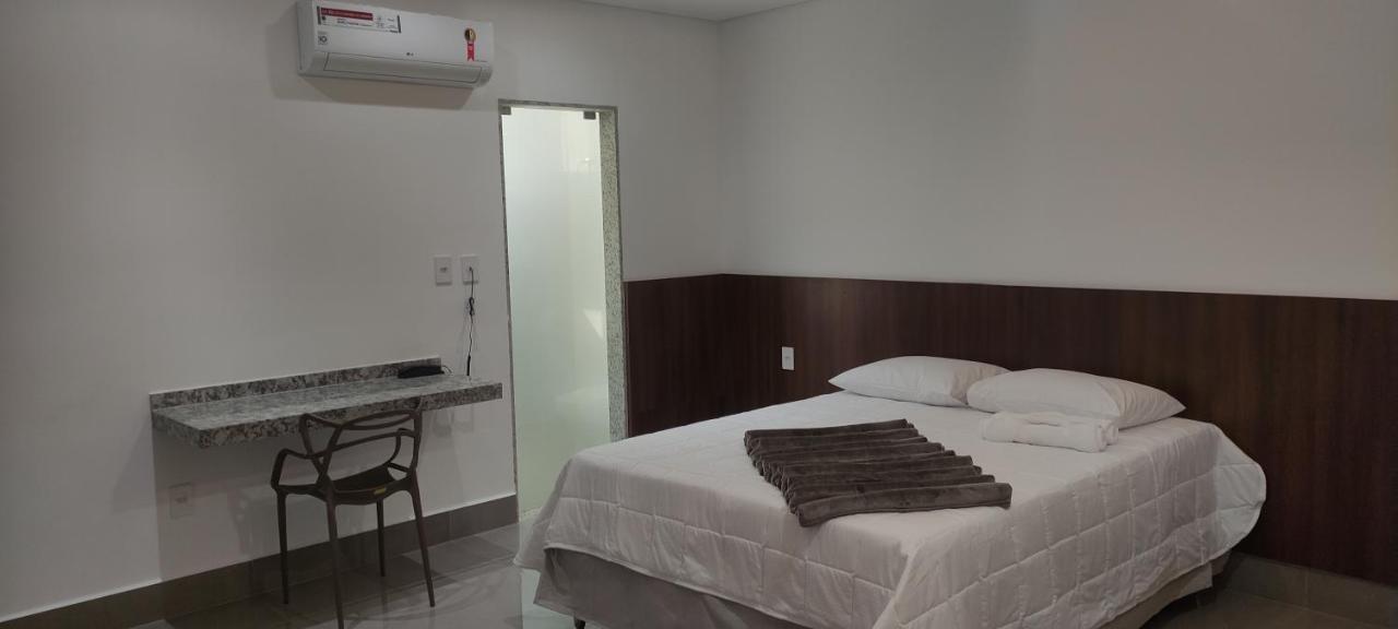 Hotel Esmeralda Verde เตออฟิลู โอโตนี ภายนอก รูปภาพ
