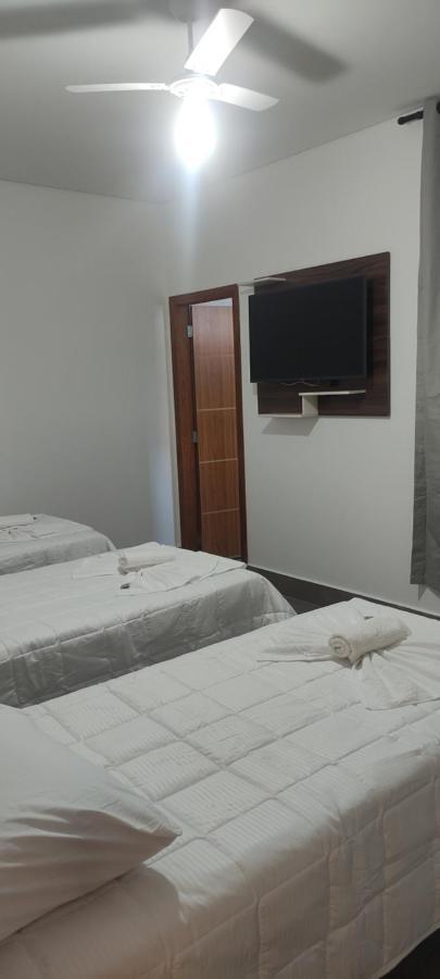 Hotel Esmeralda Verde เตออฟิลู โอโตนี ภายนอก รูปภาพ