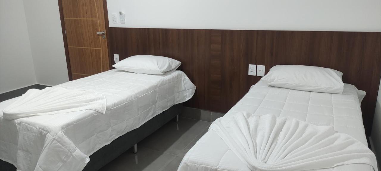 Hotel Esmeralda Verde เตออฟิลู โอโตนี ภายนอก รูปภาพ