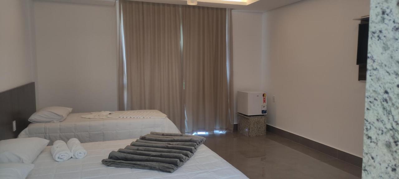 Hotel Esmeralda Verde เตออฟิลู โอโตนี ภายนอก รูปภาพ