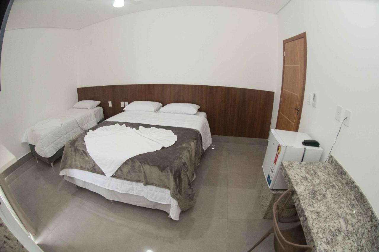 Hotel Esmeralda Verde เตออฟิลู โอโตนี ภายนอก รูปภาพ